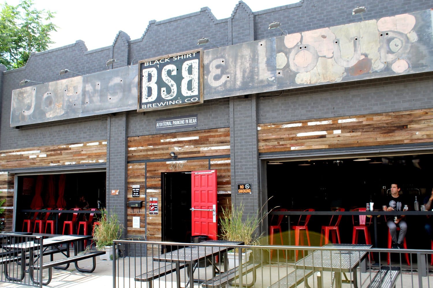 Black Shirt Brewign - one of many breweries in Denver with food