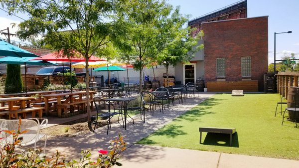 Lowdown Brewery - one of many breweries in Denver with Food